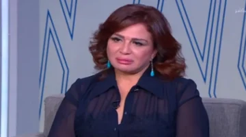 رد صادم من إلهام شاهين على متابع تمنى لها عدم الموت